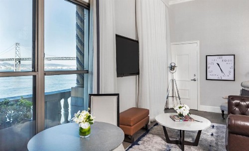 Harbor Court Hotel - image 13