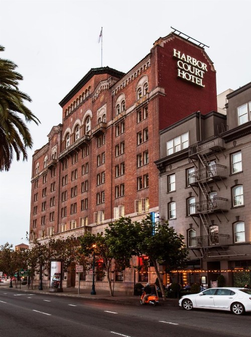 Harbor Court Hotel - image 42