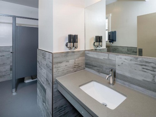 Minna Hotel - image 10