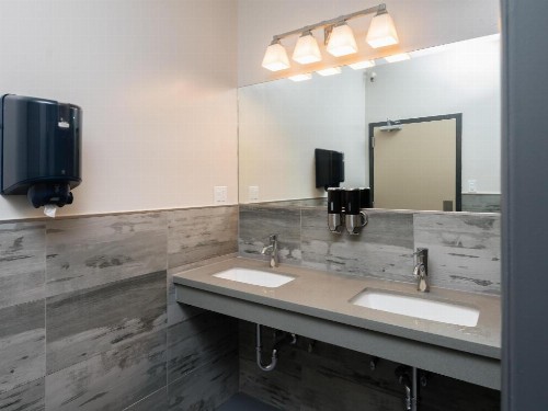 Minna Hotel - image 13
