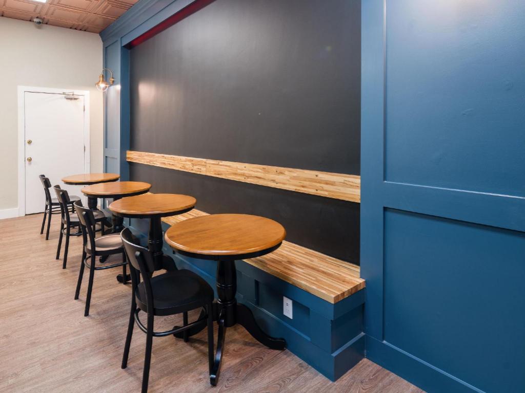 Minna Hotel - image 7