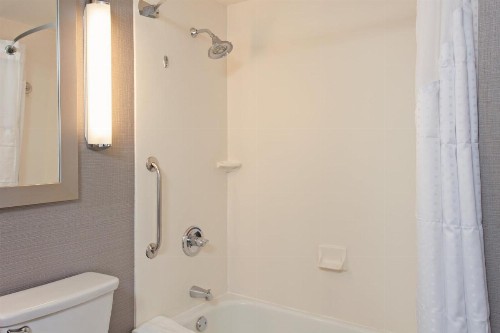 Holiday Inn Express Hotel & Suites Fisherman's Wharf an IHG Hotel - image 28