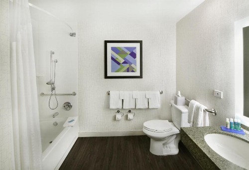 Holiday Inn Express Hotel & Suites Fisherman's Wharf an IHG Hotel - image 39