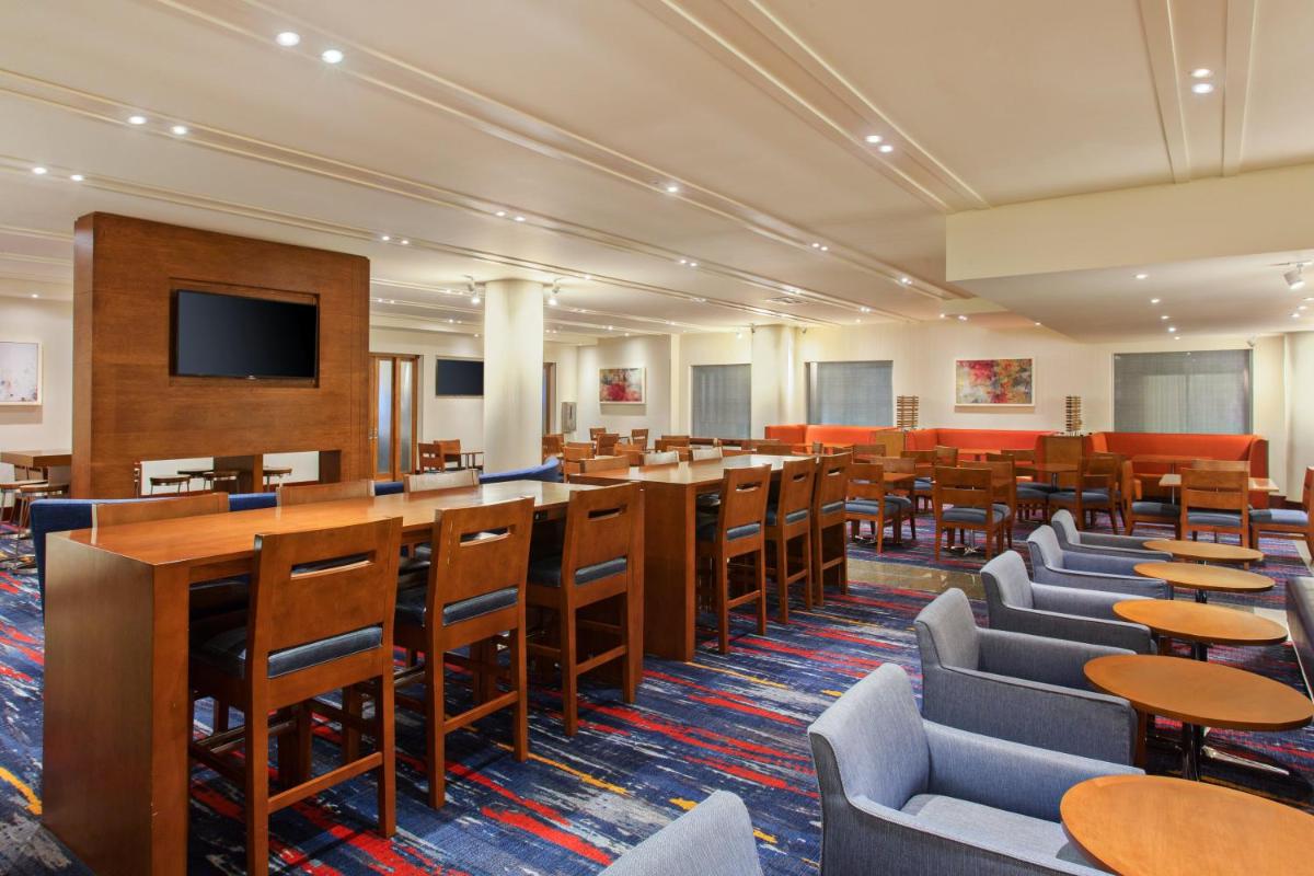 Holiday Inn Express Hotel & Suites Fisherman's Wharf an IHG Hotel - image 5