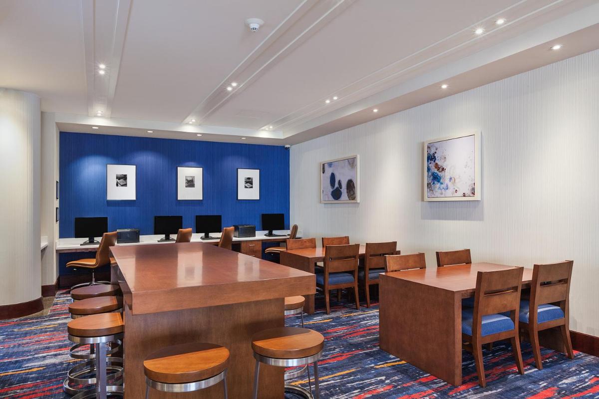 Holiday Inn Express Hotel & Suites Fisherman's Wharf an IHG Hotel - image 7