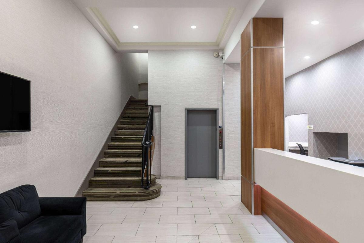 Super 8 by Wyndham San Francisco/Union Square Area - image 6