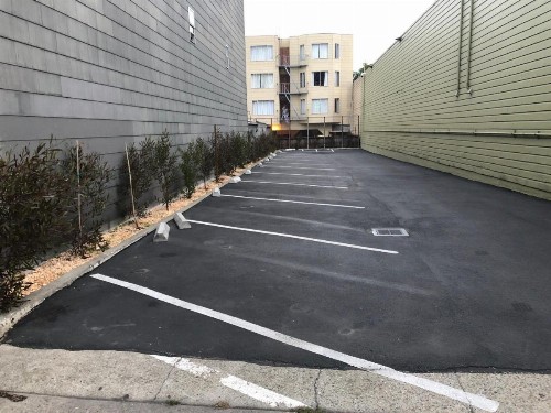 Lombard Plaza Motel - image 18