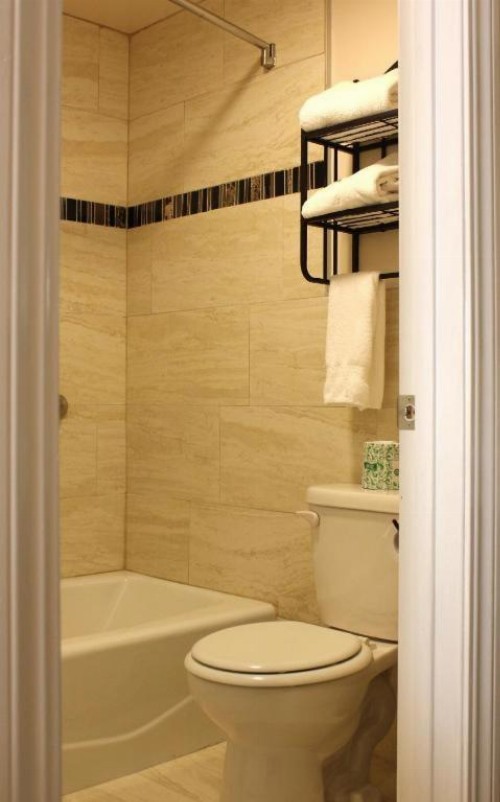 Lombard Plaza Motel - image 30