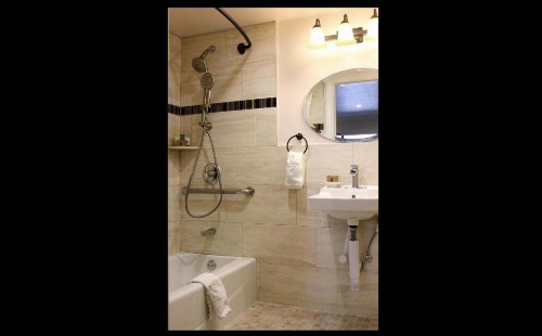 Lombard Plaza Motel - image 33