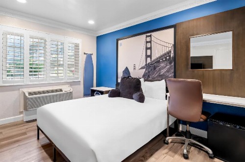 Super 8 by Wyndham San Francisco/Near the Marina - image 2