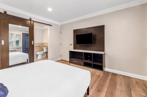 Super 8 by Wyndham San Francisco/Near the Marina - image 9
