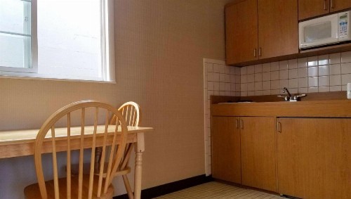 Pacific Heights Inn - image 7