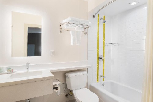 Best Western Red Coach Inn - image 10