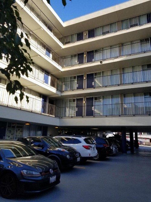 Royal Pacific Motor Inn - image 24