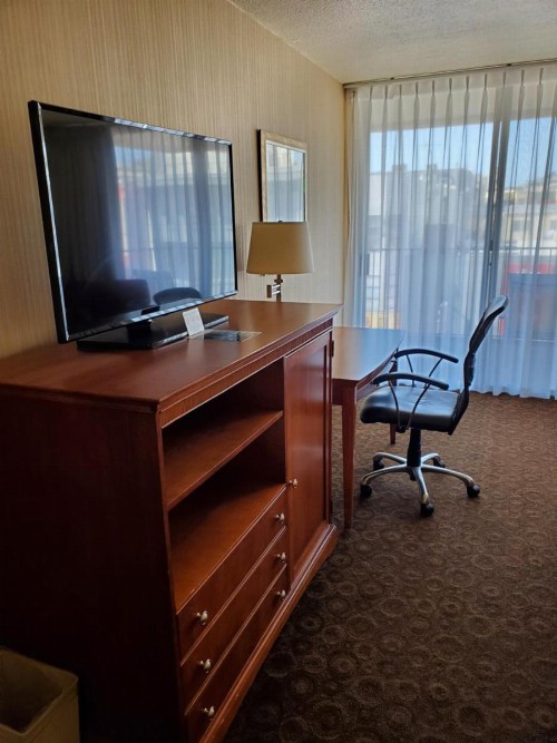 Royal Pacific Motor Inn - image 38