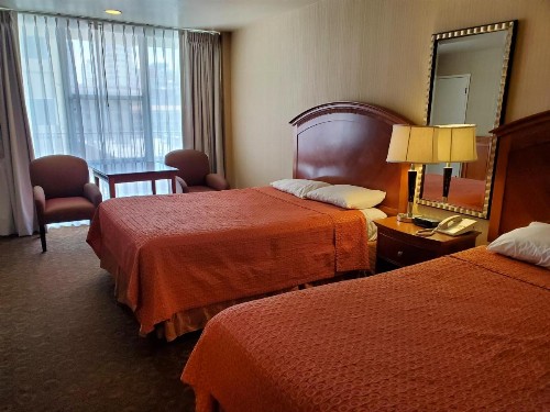 Royal Pacific Motor Inn - image 45