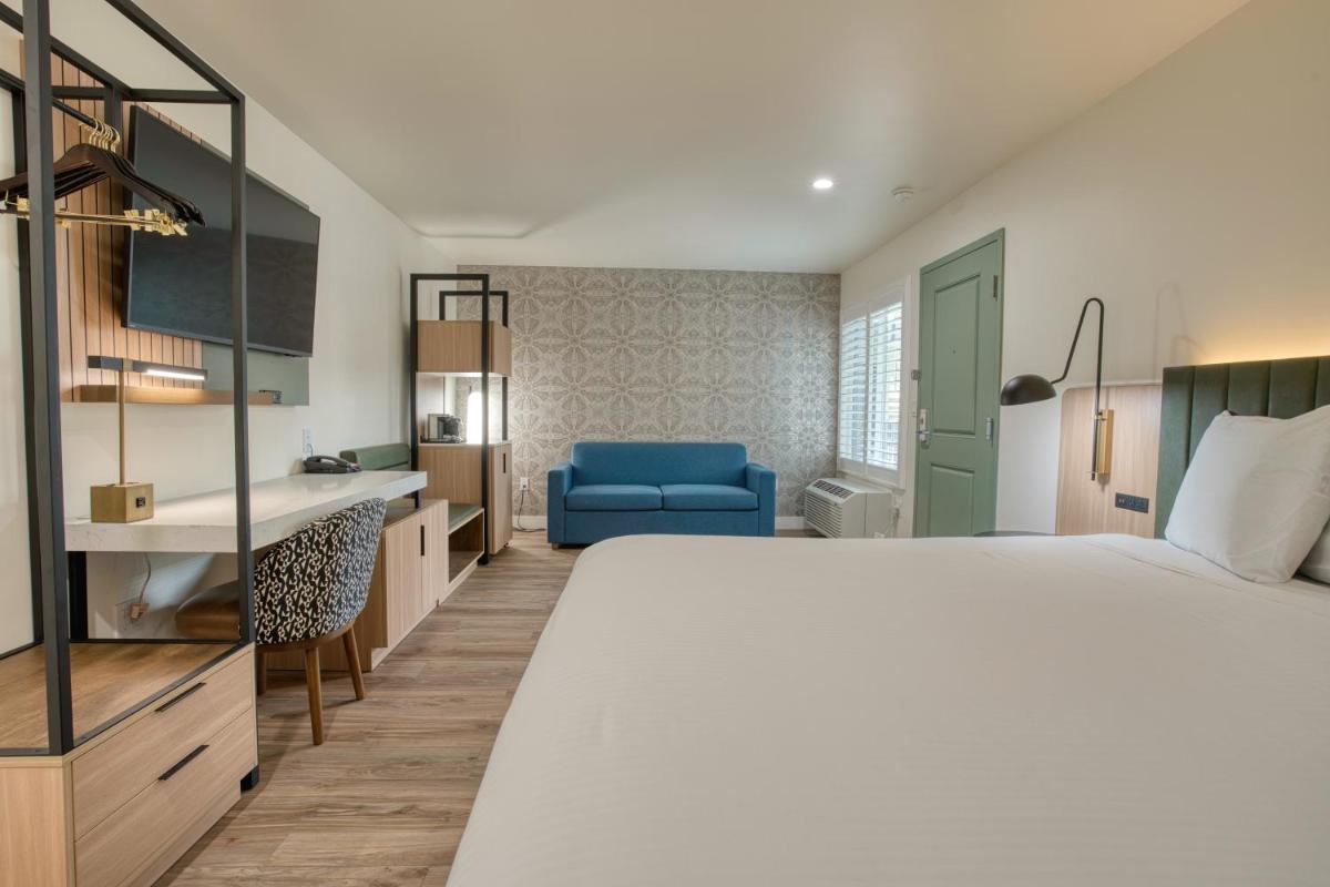 Redwood Inn - image 2