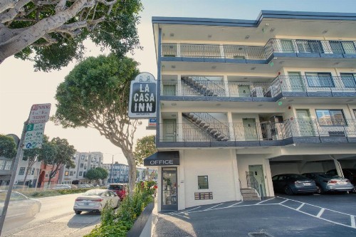 Redwood Inn - image 21
