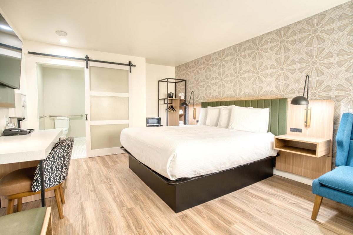 Redwood Inn - image 4