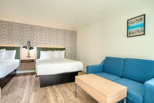 Redwood Inn - image 44
