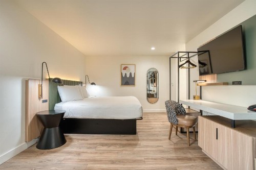 Redwood Inn - image 5