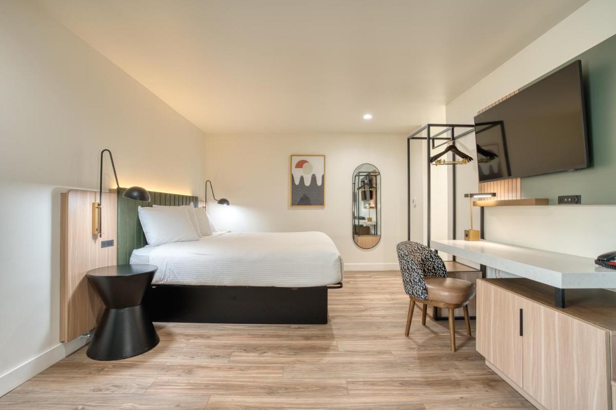 Redwood Inn - image 5