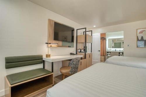 Redwood Inn - image 6