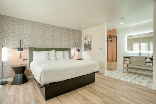 Redwood Inn - image 8