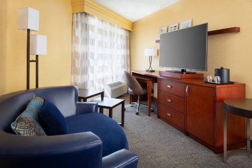 Courtyard by Marriott Fishermans Wharf - image 16