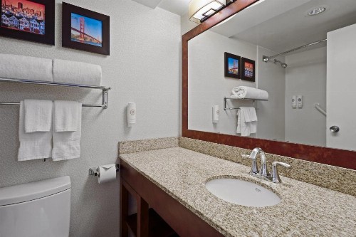 Comfort Inn By the Bay Hotel San Francisco - image 32