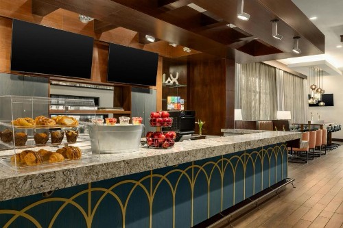 Courtyard by Marriott San Francisco Union Square - image 2