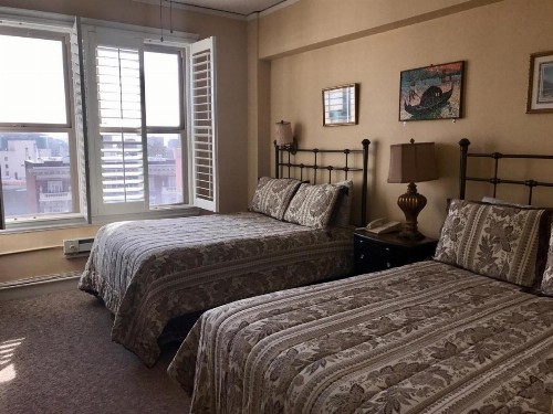 Mayflower Hotel - image 3