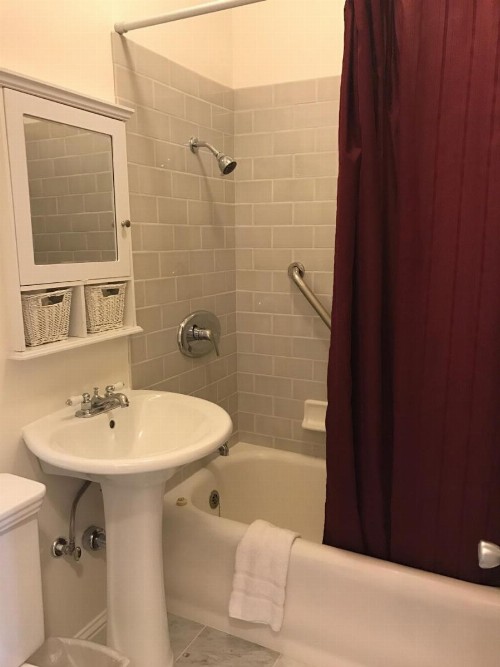 Mayflower Hotel - image 8