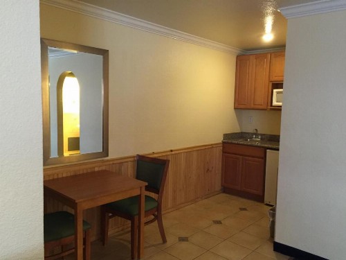 Surf Motel - image 12