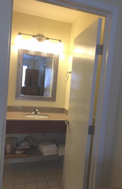 Surf Motel - image 15