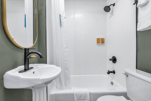 Nob Hill Hotel - image 14