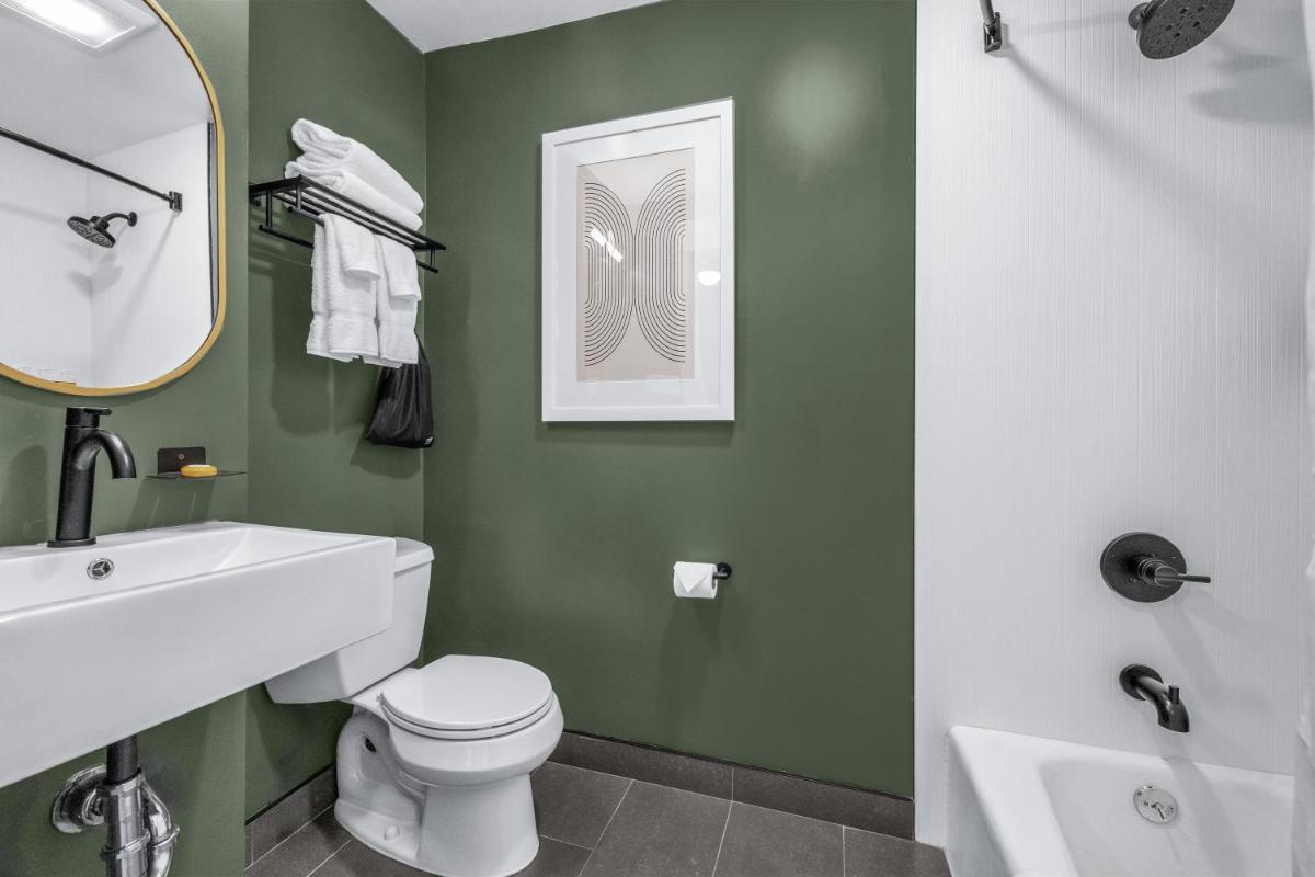 Nob Hill Hotel - image 2