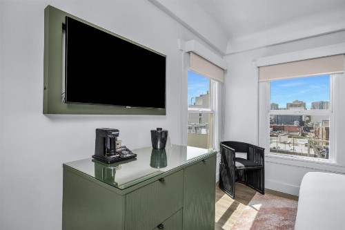 Nob Hill Hotel - image 4