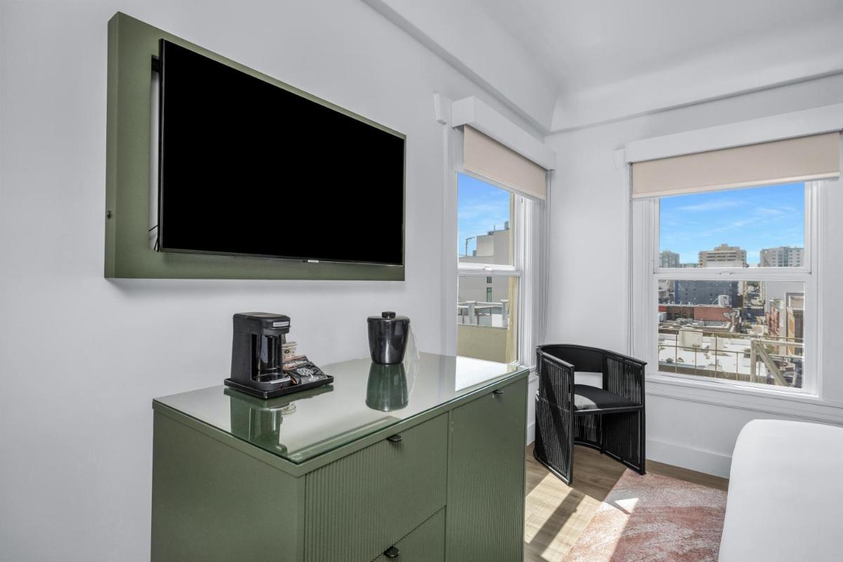 Nob Hill Hotel - image 4