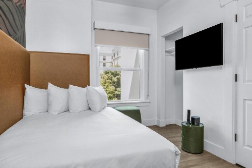 Nob Hill Hotel - image 47