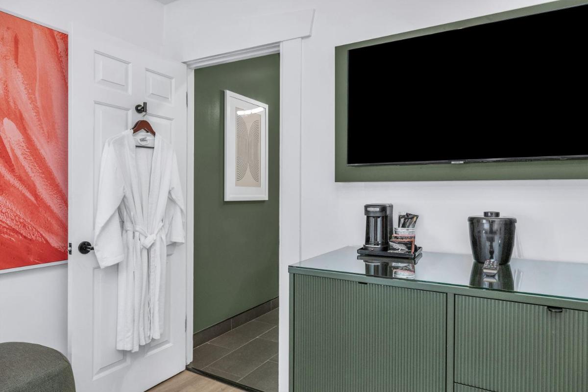 Nob Hill Hotel - image 7