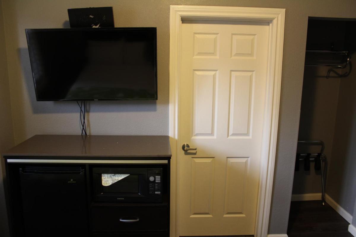 Layne Hotel - image 7