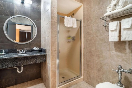La Luna Inn a C-Two Hotel - image 16