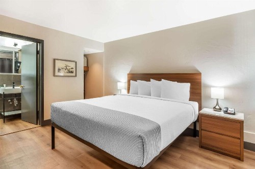 La Luna Inn a C-Two Hotel - image 17