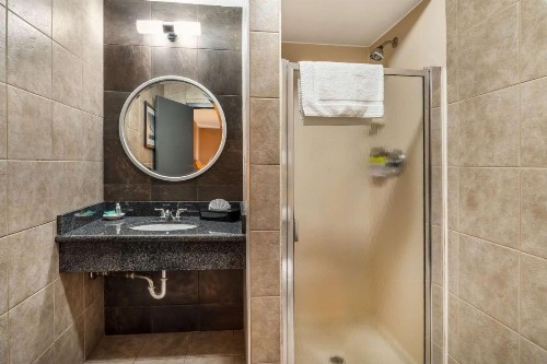 La Luna Inn a C-Two Hotel - image 26