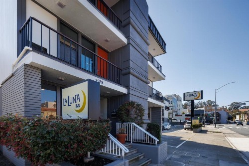 La Luna Inn a C-Two Hotel - image 30