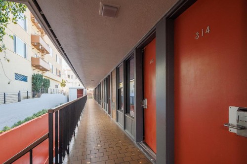 La Luna Inn a C-Two Hotel - image 40