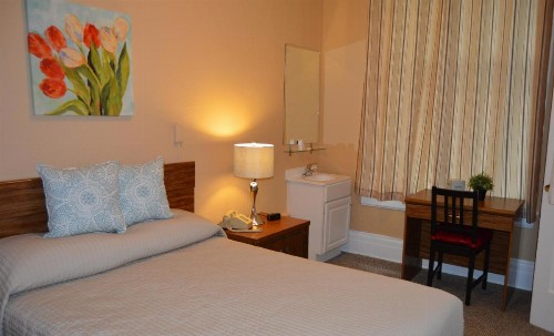 SF Plaza Hotel - image 20