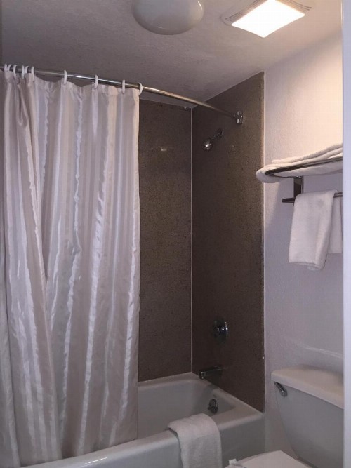 Knights Inn - image 29