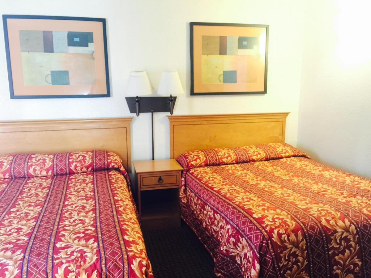 Knights Inn - image 6